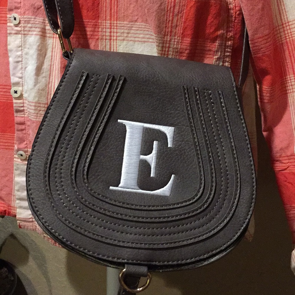 Initial purse. “E”